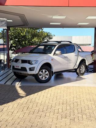 MITSUBISHI L200 TRITON 3.2 HPE 4X4 CD 16V TURBO INTERCOOLER DIESEL 4P AUTOMÁTICO MITSUBISHI L200 TRITON 3.2 HPE 4X4 CD 16V TURBO INTERCOOLER DIESEL 4P AUTOMÁTICO